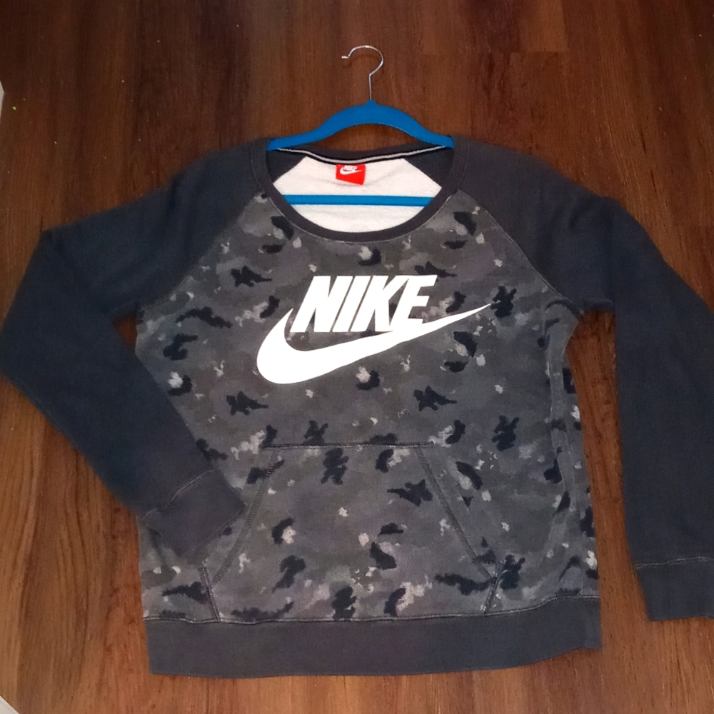 Nike sweatshirt